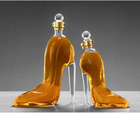 Elegant High Heel Glass Wine Bottle with Silicone Seal - 750ml Capacity - The unKAGEd Shop