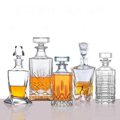 Luxurious Lead - Free Crystal Glass Whiskey Decanter - Elegant Barware for Home Parties - 750ml - The unKAGEd Shop