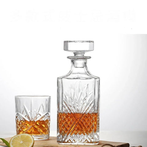 Luxurious Lead - Free Crystal Glass Whiskey Decanter - Elegant Barware for Home Parties - 750ml - The unKAGEd Shop